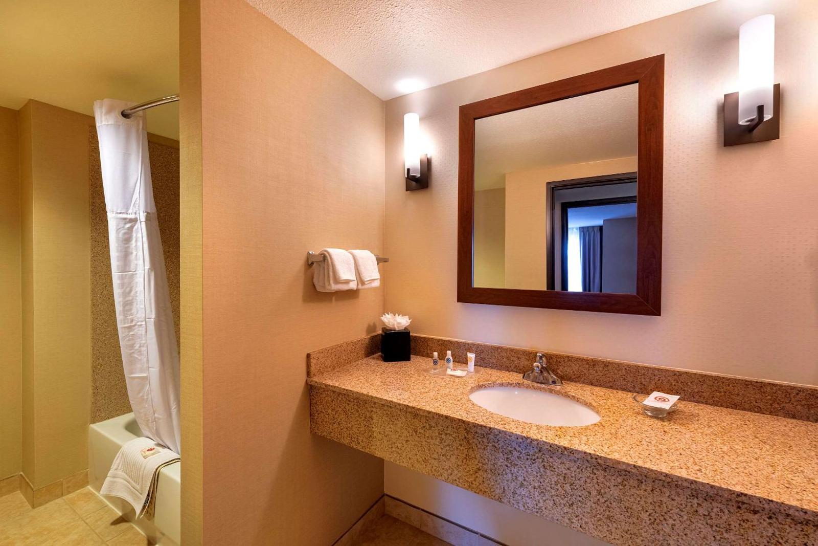 Comfort Suites Goodyear-West Phoenix Main image 1