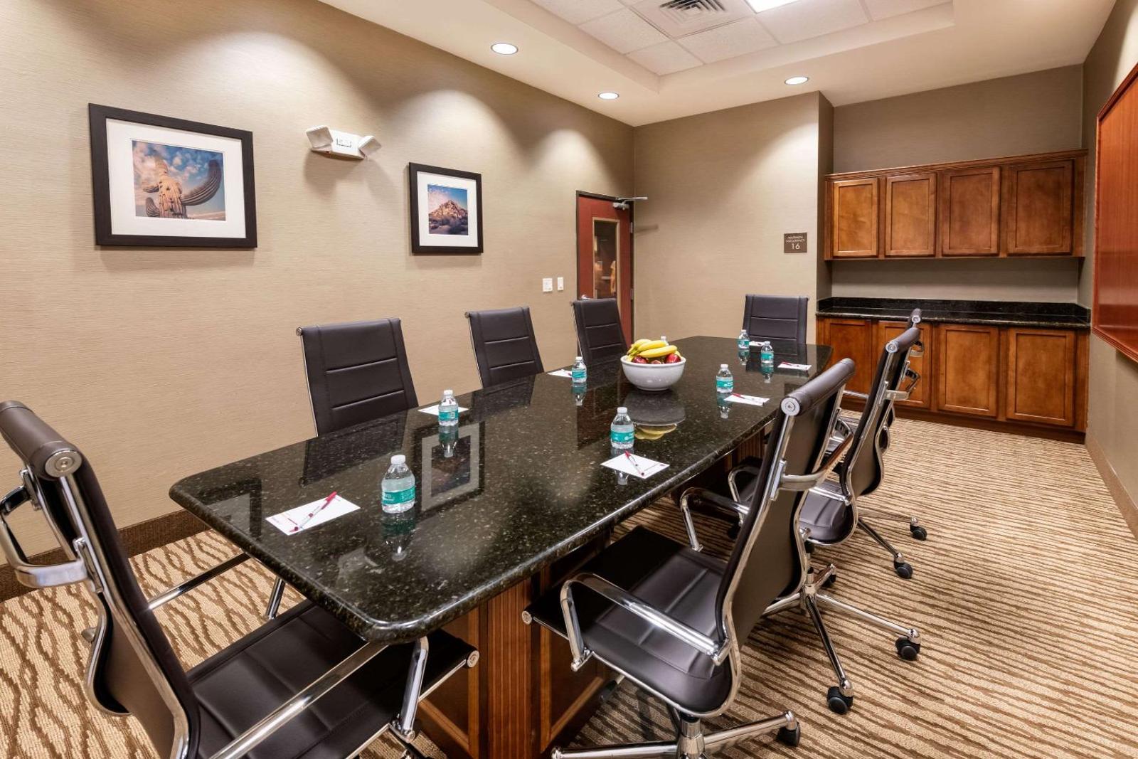 Comfort Suites Goodyear-West Phoenix Main image 2