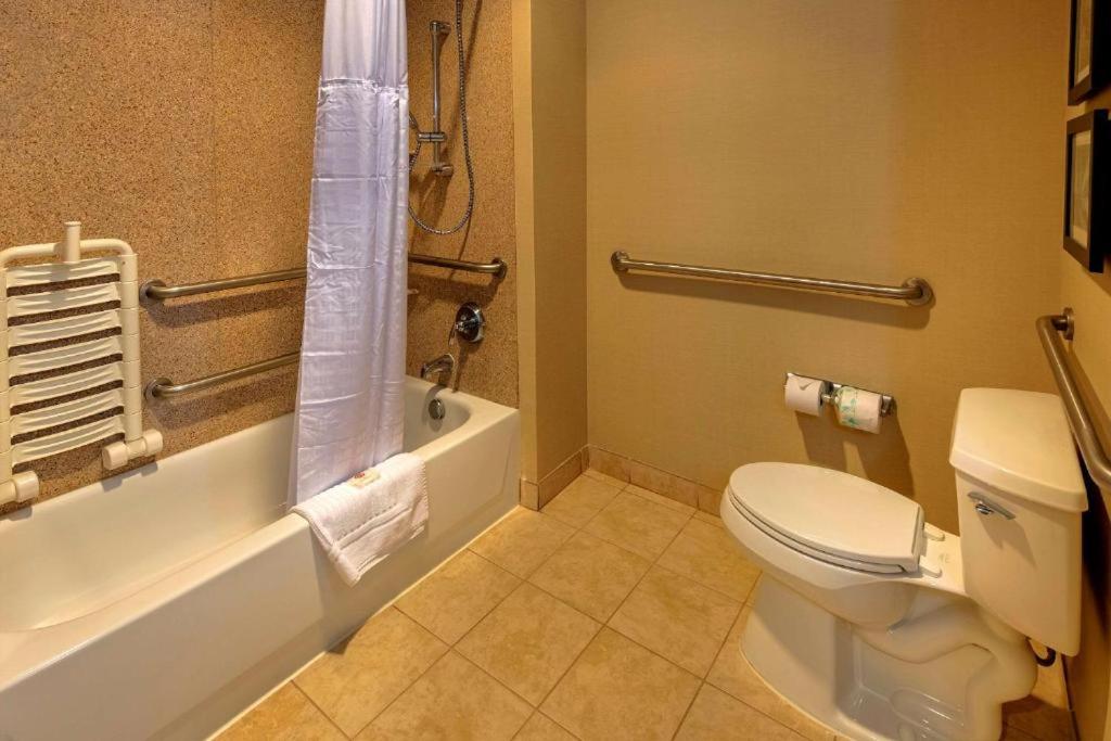 Popular attractions Area Nearby Property